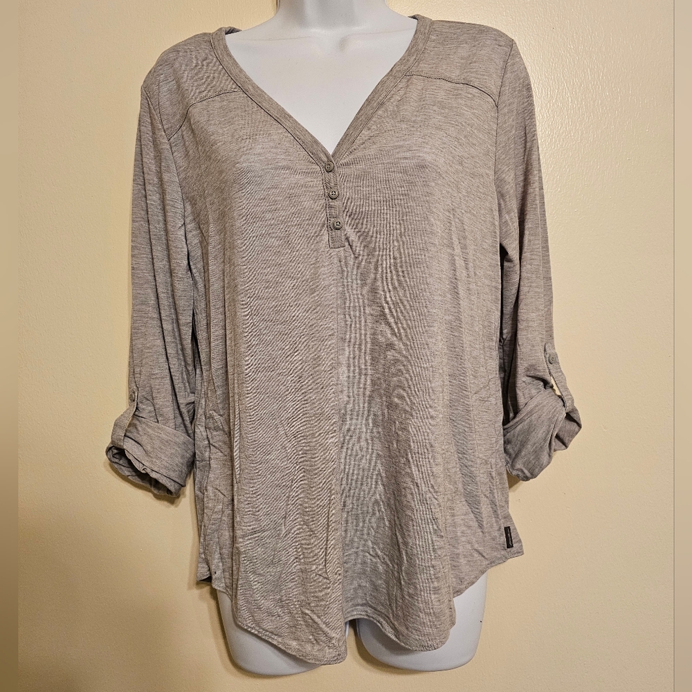 NWOT Eddie Bauer 3/4 Roll Tab Sleeve Henley V-Neck Shirt Stretchy Grey Medium